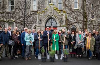 Group photo outside Barretstown Castle